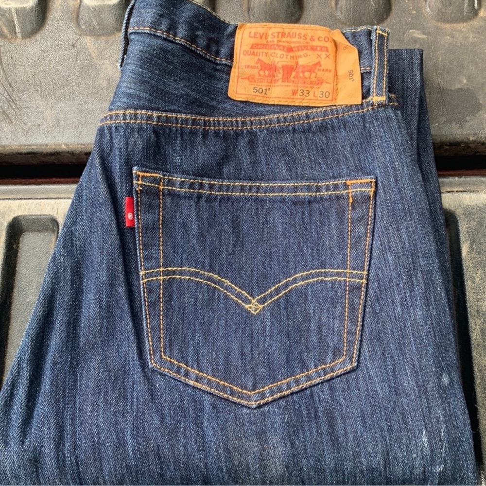 Men Levi jeans size 33×30 style 501